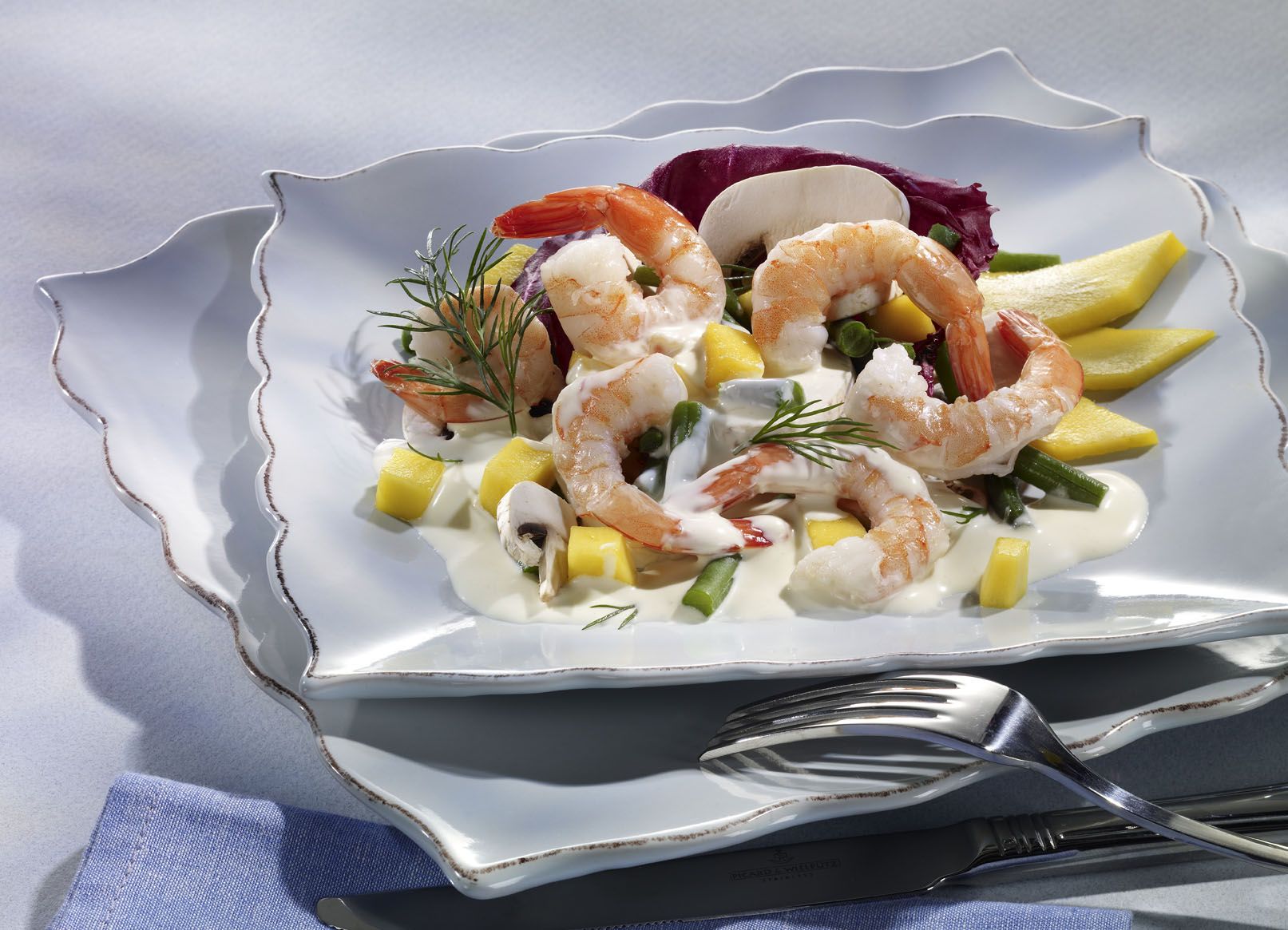 Bohnen-Mangosalat mit Champignons und Riesengarnelen
