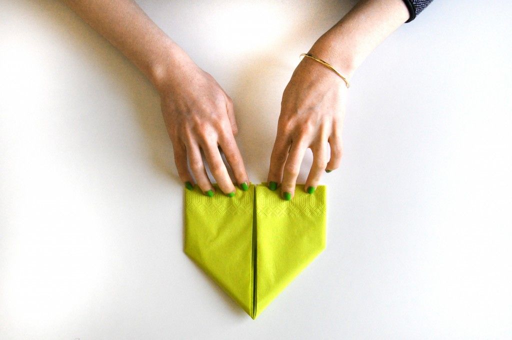 Serviettenhase fünfter Schritt