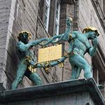 20130711_Goldener-Keks-h+ñngt-wieder-am-Stammhaus