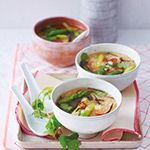 Miso-Suppe mit Quinoa und grünem Spargel