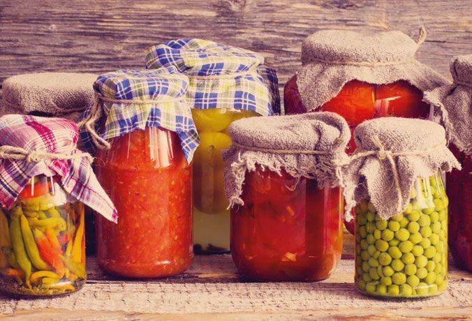 Foto: Shutterstock/ Maya Kruchankova erbsen-peperoni-fermentiert