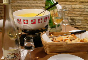 nolas-am-weinberg-fondue