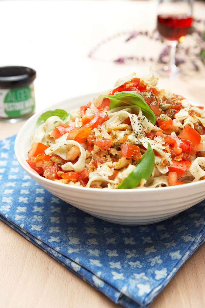 Maris-Algen-Pasta-mit-Pesto-Bruschetta-Sauce-2017