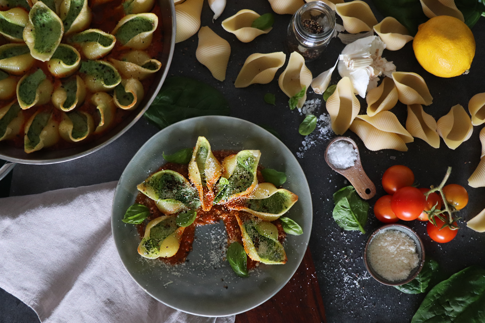 Conchiglie mit Ricoota-Spinat-Füllung