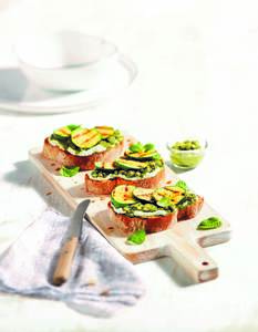 Bruschetta mit Barilla Pesto Rustico Basilico & Zucchine