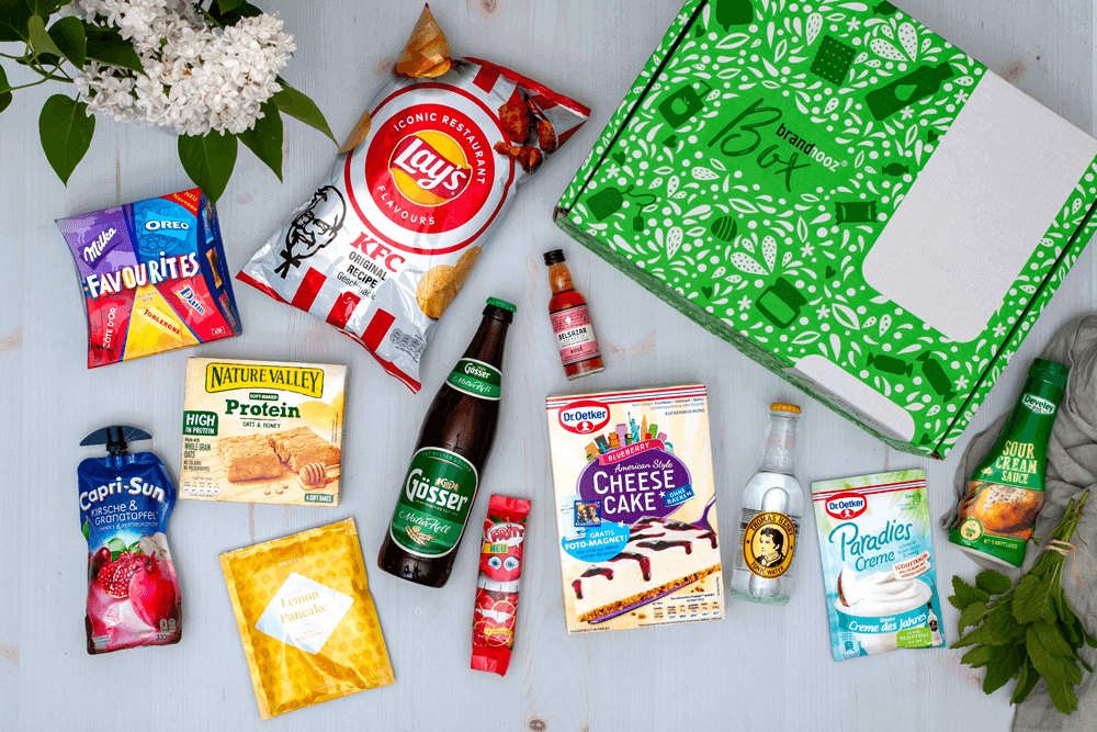 brandnooz Classic Box Mai 2021 mit Getränken, Knabbereien, Backmischungen und Süßigkeiten