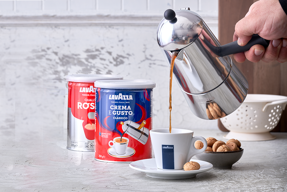 Lavazza Kaffee-Zubereitung mit der mokkakanne