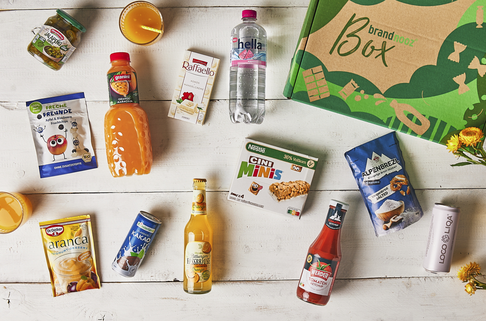 brandnooz Classic Box August mit vielen leckeren Getränken, Snacks und Knaberreien